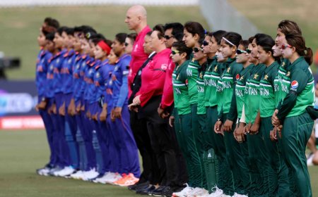 கொழும்பில் மோதிக் கொள்ளும் இந்தியா-பாகிஸ்தான்