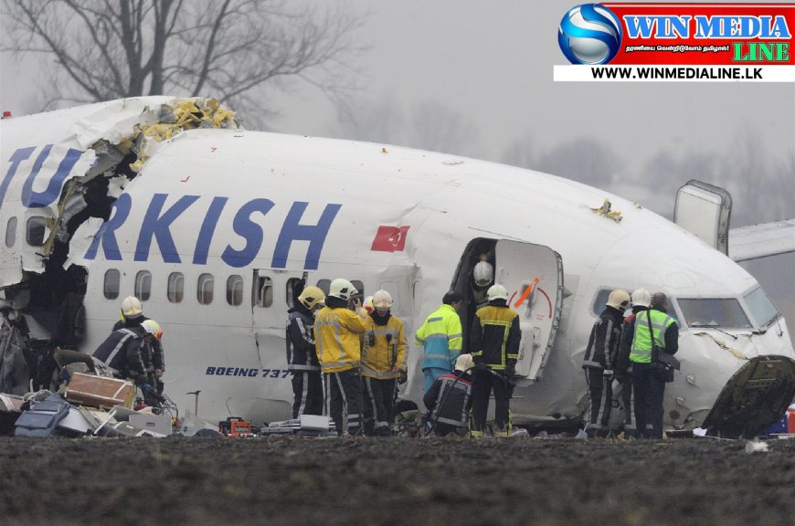 ஹொங்காங் விமான நிலையத்தில் துருக்கிய சரக்கு விமானம் கடலில் விழுந்தது – இருவர் பலி