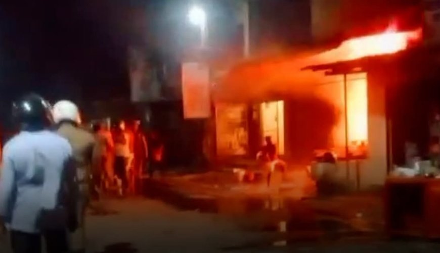பலாங்கொட பகுதியில் வர்த்தக நிலையங்களில் தீ விபத்து!