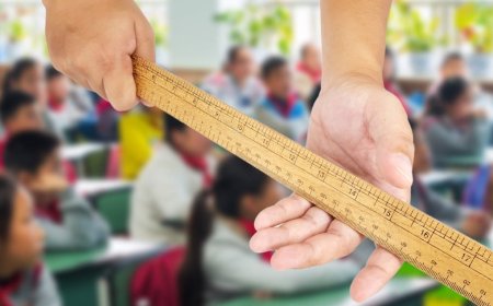 கணித பாடத்தில் குறைந்த புள்ளிகளை பெற்ற மாணவியை 160 தடவை பிரம்பால் அடித்த ஆசிரியர்!