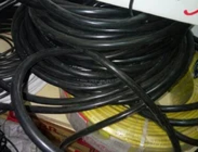 ரம்புக்கனையில்  Dialog தொலைபேசிக் கோபுர கேபிள் திருட்டு!