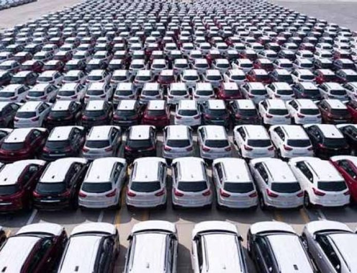 வாகன இறக்குமதி மூலம் அரசாங்கம் எதிர்பார்த்ததை விட இருமடங்கு வருமானத்தைப் பெற்றுள்ளது